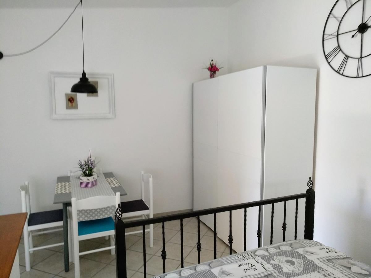 Apartments Anica โรวีน ภายนอก รูปภาพ